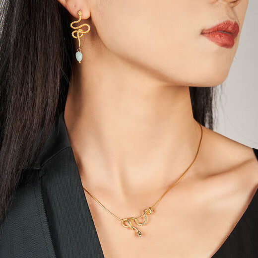 The British Museum Egyptian series of snakes and auspicious necklaces are a birthday gift for my girlfriend in the new year.