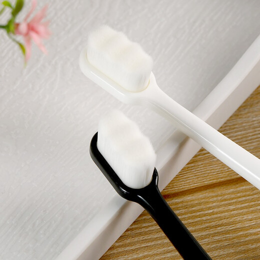 Raoyi Brosse à dents épaisse douce fine Super moustique Super mous Dame couple petite tête brosse à dents Gum Sensité Femmes enceintes Brosse à dents Superbe brosse à dents épaisse épaisse en noir et blanc * 2 pièces