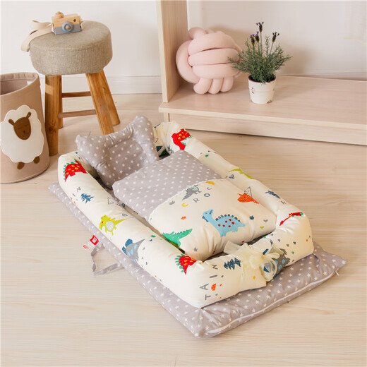 
Hengzan Crib can be detachable and washable portable baby nest crib mid-bed bionic diaper change pad baby pillow travel crib Lion Deer Green (removal and wash belt quilt) 90*50
