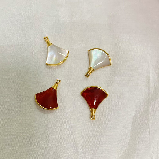 18K gold mini skirt pendant au750 color gold rose gold white mother-of-pearl necklace for girlfriend birthday confession gift 18K gold rose gold (single pendant) red agate (small size)