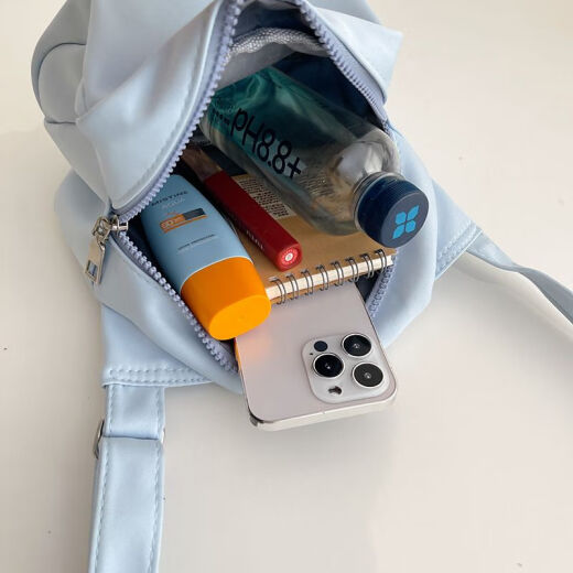 Tuzun Hochwertige Nischendesign Brustbeutel für Frauen 2024 Neue trendige Muschelbeutel Leicht und vielseitig große Kapazität Crossbody Bag Schwarz ohne Anhänger