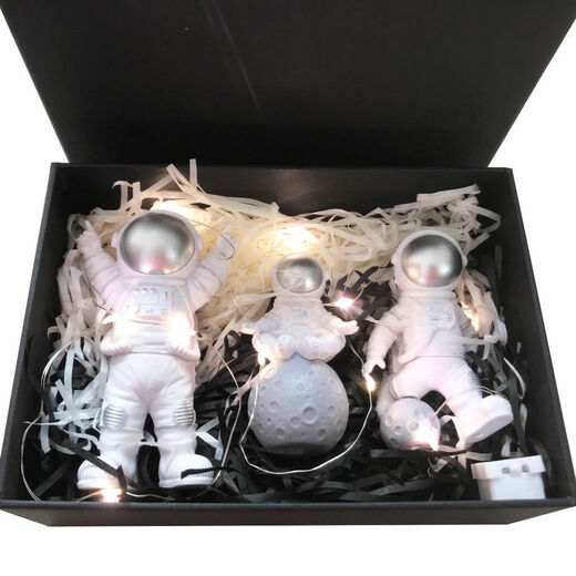 Baiyuan Astronaut Ornamente Süßes Modell kleiner Raumleute Home Wohnzimmer Desktop Dekoration Ornamente Geburtstagsgeschenkset Golden