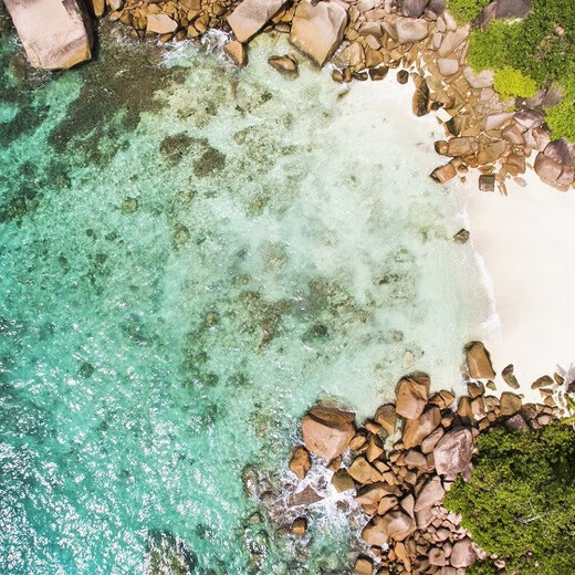 14-night, 17-day tour from Beijing to Vanilla Shikoku. Upgraded inland 2-segment air ticket. All-inclusive. Chinese service. March 25