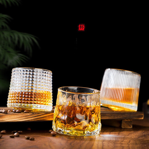 Creative rotating glass wine glass ins tumbler foreign wine glass ice ball whiskey glass vertical pattern whiskey tumbler 180ml 1 piece