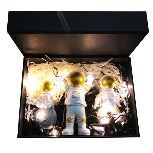 Baiyuan Astronaut Ornamente Süßes Modell kleiner Raumleute Home Wohnzimmer Desktop Dekoration Ornamente Geburtstagsgeschenkset Golden