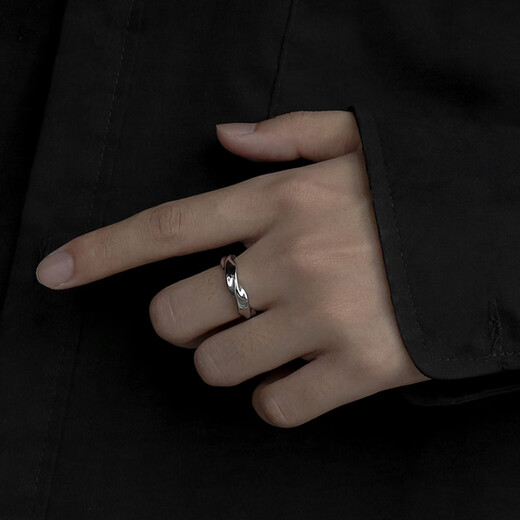 Banidier Möbius Ring Ring for Male Trendy Students Simple Fashion Personality Couple Internet Celebrity Simple Index Finger Ring Endless Ring (Opening Adjustable Size)