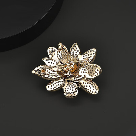 Camalon brand brooch for women 2025 new trendy high-end flower design luxury pearl accessories suit coat corsage gold