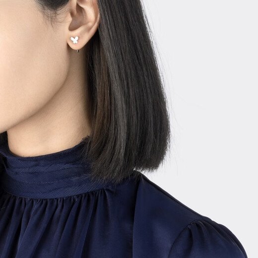 Chow Sang Sang (CHOW SANG SANG) platinum earrings butterfly earrings platinum earrings (one side) 90043E