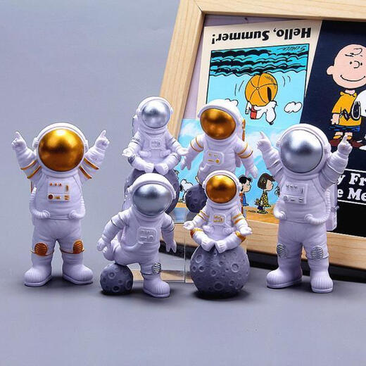 Baiyuan Astronaut Ornamente Süßes Modell kleiner Raumleute Home Wohnzimmer Desktop Dekoration Ornamente Geburtstagsgeschenkset Golden