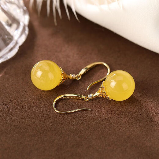 Yuanzu S925 sterling silver gold-plated natural amber beeswax round bead earrings, light luxury ladies style earrings, earrings beeswax one