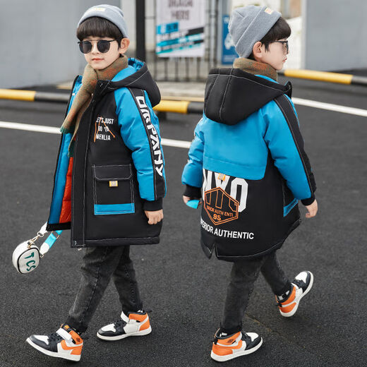 In der Winterkleidung von Disney Boys 'Cotton Jacket mit mittlerer Winterkleidung von mittelgroßen Winter in der Baumwolljacke mit mittlerem, mittelgroßen Kindern und samtmodische Baumwolljacke rot 679 plus Samt verdickte 120 (en).