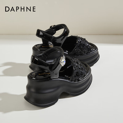 达芙妮（DAPHNE）凉鞋女外穿一字带夏季新款时尚仙女风软底轻便水钻魔术贴女鞋 黑色 跟高9cm 36 (230mm) 标准码