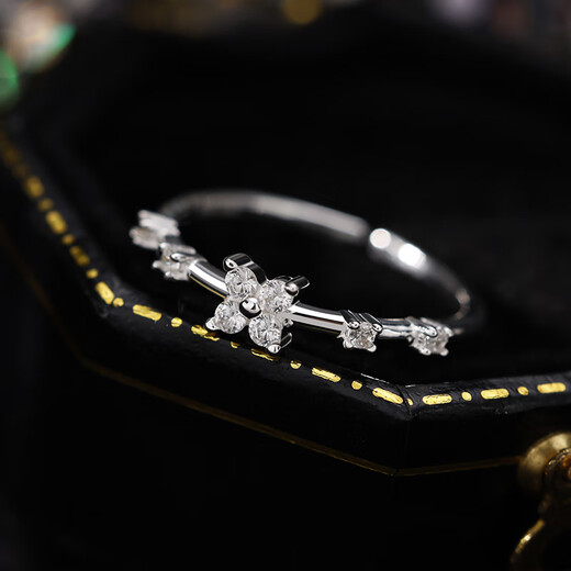 YIZUN. CHOMEL 999 silver sparkling small diamond flower ring niche women 2024 new open adjustment ring light luxury jewelry 999 sterling silver diamond flower ring