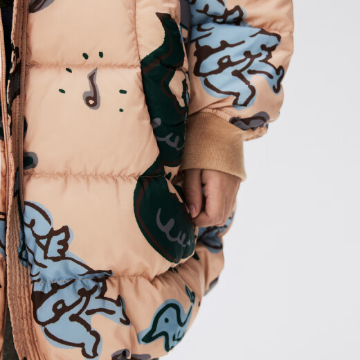 Jnby von Jnby [Jiangnan Buyi Children's Clothing] Winter Down Jacke mit mittlerer Länge warm niedlicher Druck für Jungen, Mädchen und Kinder 1NBC12690 690 Verschiedenes Pulver 110 cm