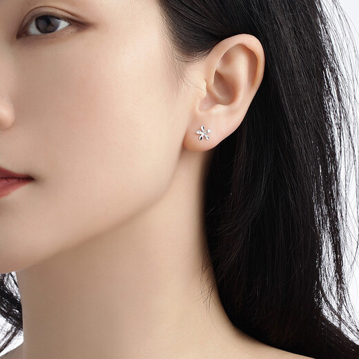 Ming brand jewelry platinum Pt950 platinum summer flower earrings earrings gift for women BFH0049 platinum earrings about 0.87 grams