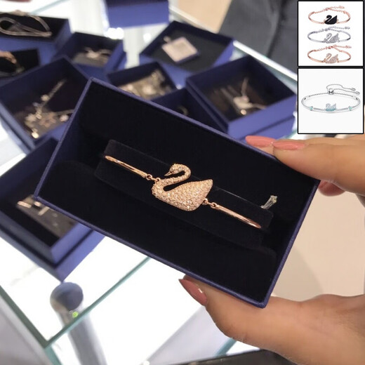 QUAMER light luxury brand gradient blue swan bracelet bracelet rose gold double swan silver bracelet for women black gold double swan hollow bracelet (M size)