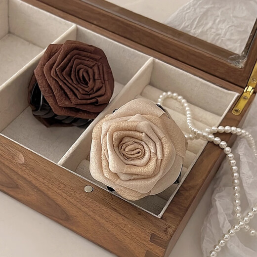 Dry Rose High Ponytail Clip Temperament and High-end Hair Clip for Women 2024 New Back of Head Shark Clip Dry Rose Milk Tea Color One