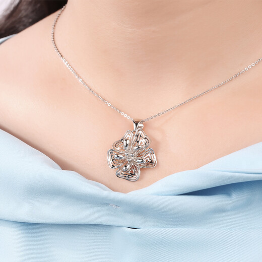 Yuan Shengfu's new PT950 high-quality fashionable platinum flower pendant, versatile platinum pendant, 5.67 grams