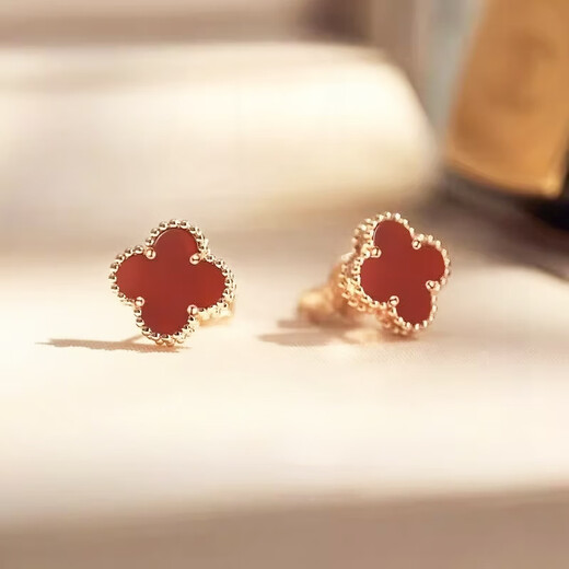 Fat Donglai's same four-leaf clover 18K gold stud earrings, 18k rose natural mother-of-pearl red and black agate needle earrings, earrings black (18k gold)