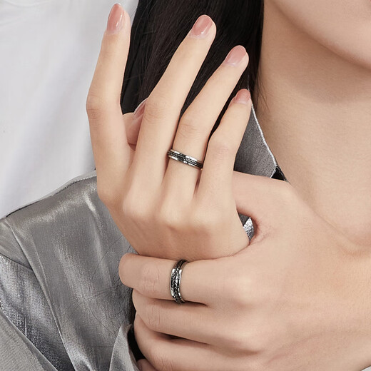 
Luk Fu Jewelry Platinum 950 Grass Pattern Platinum Ring Couple Ring Single Closed Ring Price EFT1P4C0103 No. 12-5.25g (including labor cost 698 yuan) Women's model