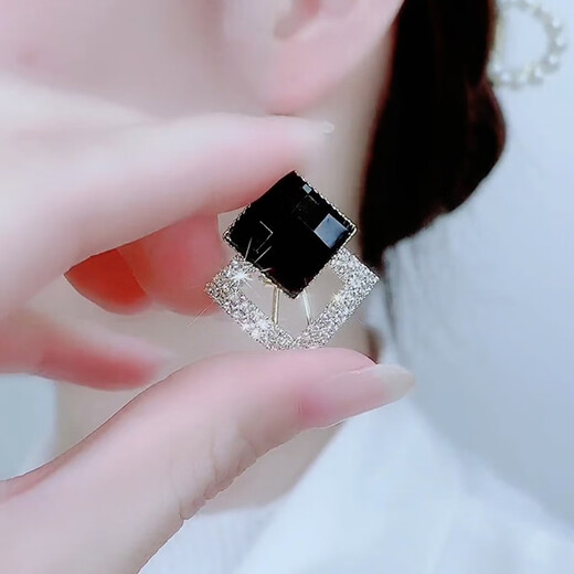 Idel niche design earrings, feminine and simple earrings, 2025 new earrings, birthday gift for wife and girlfriend, black rhombus earrings E2329