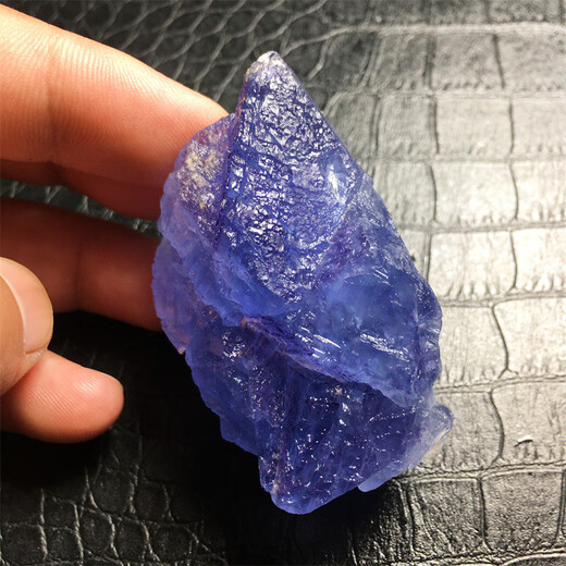 DL 1998 Fat Donglai same style tanzanite rough stone natural l rock sugar purple blue fluorite ornaments sky blue sea sapphire color tanzanite 565 blue