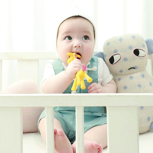 KJC Japanese original giraffe teether baby deer teether bite baby toy can be boiled original imported direct mail giraffe