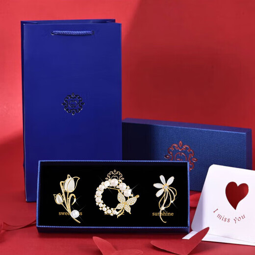 Ancient brooch, high-end women's exquisite niche corsage gift box, light luxury and elegant pin, silk scarf button, birthday gift for women, practical temperament brooch three-piece gift box