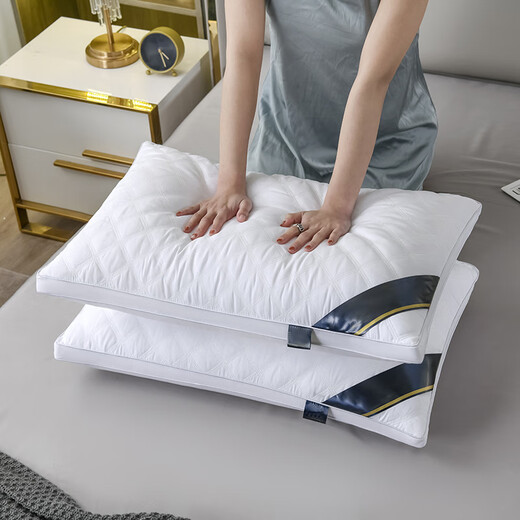 Buy one and get one from Gu Die. A pair of five-star hotel style pillow cores for home use. Adult single neck-protecting feather velvet pillow. Single-sided white low pillow + pillow case.