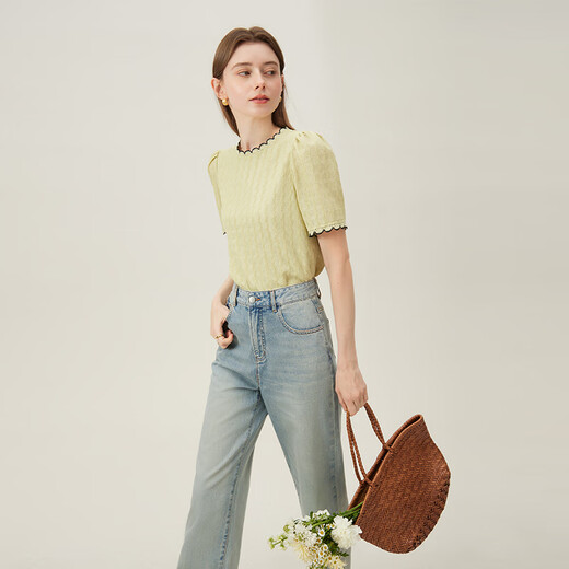 Miss Fan Silan Wenger French temperament contrast lace T-shirt 2024 summer new knitted sweater 24FS12110 beige XS