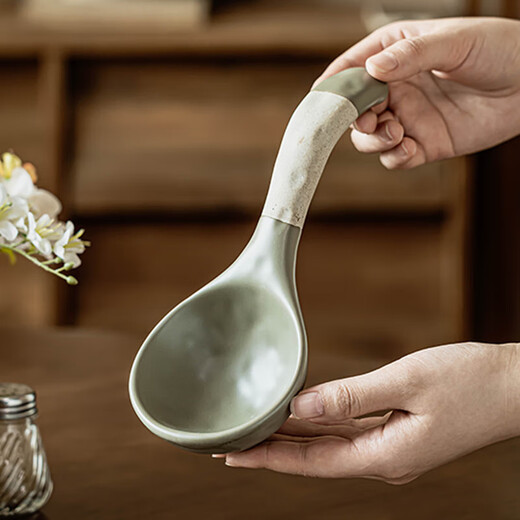 Soup spoon, retro stoneware spoon, Jingdezhen ceramic long-handled spoon, large soup spoon, good-looking household porridge spoon, Jingtian-spoon white 15.8CM (slightly imperfect)