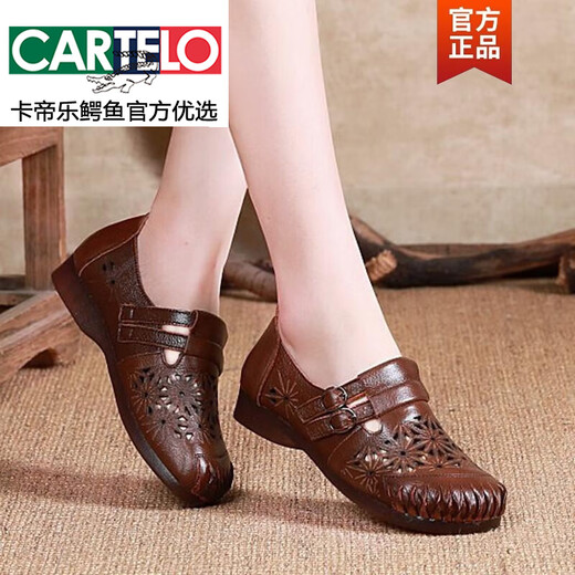 Cartelo Summer Cuero zapatos Madre de cuero genuino Mujeres suaves para mujeres Huecares transpirables Sandalias de malla de malla de mediana edad y anciana