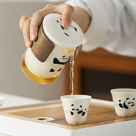 Modern Housewife Mototo Panda Travel Tea Set Portable Ceramic Kung Fu Tea Set Outdoor Quick Cup Motuo Tuo Bamboo Lid Quick Cup (one pot with three lids)