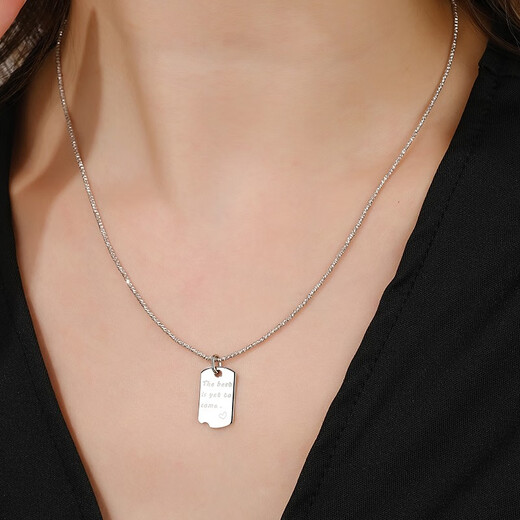 Centennial Baojinxiang platinum PT950 pendant, safe and promising future, double-sided square brand couple, platinum geometric good deeds brand pendant for women, small version of future promising pendant, about 3.5-3.7 grams