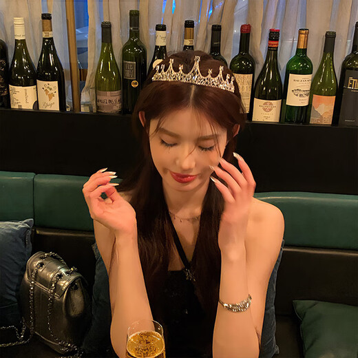 First birthday crown tiara, eighteen-year-old coming-of-age ceremony sparkling diamond headband, marriage proposal, photo props, high-end hair accessories, silver princess crown, black gilt gift box