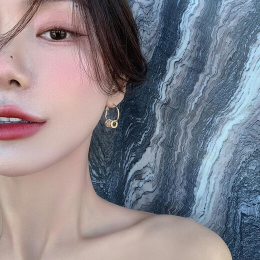 DL 1998 Fat Donglai same style 18k gold small waist earrings outlet counter K gold fashion light luxury earrings temperament ear gold silver needle