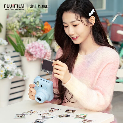 FUJIFILM instax mini12 instant camera 3-inch photo paper one-time imaging travel camera gift box hydrangea blue image flower room set ~ including camera bag + photo album + photo frame photo paper combination package 1 including standard + 20 pieces of white edge photo paper + peripheral accessories