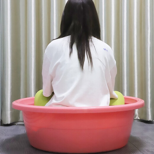 
Larger plastic basin thickened bathtub adult foot basin household extra large washing basin washing sheets children bathtub rose red large size (64cm diameter)