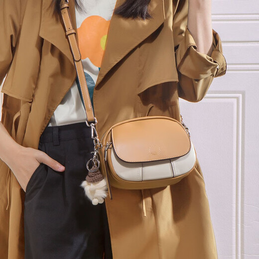 
Miss Miao Luxury High-end Brand Ladies Small Bags Gifts for Girls New versatile One-shoulder Crossbody Bag Commuter Small Round Bag Brown + Hanging Ornament (Korean version of literary and casual versatile)