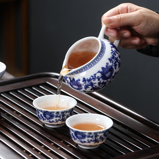 MULTIPOTENT complete tea set set Chinese white porcelain blue and white tea cup cover and bowl set gift gift box set