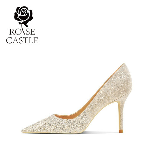 Chaussures de mariage de château de rose