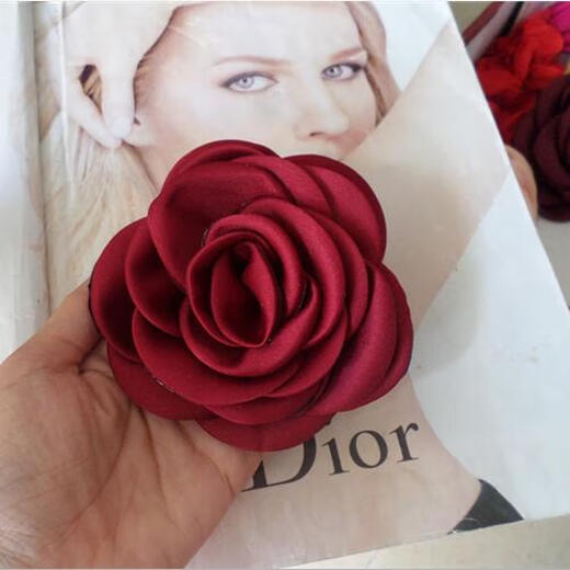 Oin tridimensional nueva tela de rosa broche broche broche cabeza de flores profesionales de la cabeza de trabajo ropa versátil accesorios para mujeres beige 12 cm