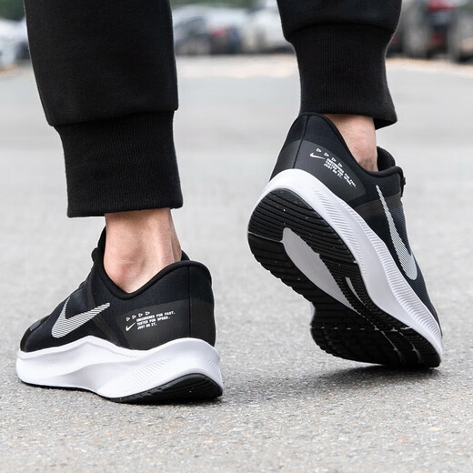 Nike Official Ship Store Sommer Neue Revolution 7 atmungsaktive gepolsterte Sportschuhe Laufschuhe Freizeitschuhe Männer Da1105-006/Schwarz-Weiß-Dunkler Asche 42.5