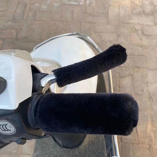 Kunsui Plush Grip Covers Winter Electric Battery Three-Wheeled Motorcycle Grip Covers Bicycle Handlebar Gloves Warm Protective Gloves 2 Black Grip Covers + 2 Brake Covers + 2 Cable Ties