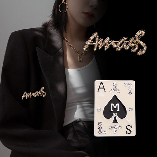 QUAMER gold store niche design Gedi playing card letter brooch counter high-end all-match brooch pin with gold deep