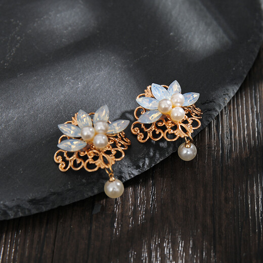 Meng Junchen Hanfu Hanfu hair buttons, braid buttons, handmade hair accessories, leather band buttons, decorated with antique style imitation pearl flowers, embellished ponytail buttons, Rong Zhi, a pair