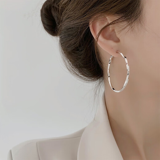 Youfang simple hoop plain hoop earrings for women niche design cold style ear hoop earrings 2025 new trendy silver pair
