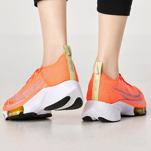 Nike (Nike) Frauenschuhe Neue Luft Zoompolsterung Sport leichter atmungsaktives Nicht-Schlupf-Marathon Training Laufschuhe CI9924-101 White 39