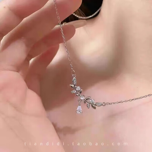 MU QIAN SUI SUI Ping un collier pour filles PENDANT LUMBRE LUXE LUXE CALATICLE POUR GIRLES NOUVELLE ANNÉE GABEAU DE Valentin pour filles
