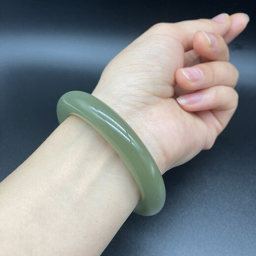 
XPEL Hong Kong and Macao high-end quality authentic Xinjiang Hetian jade bracelet for women young style Shiqingshui Lake water green for mother mother number 2694 circle mouth 55.2